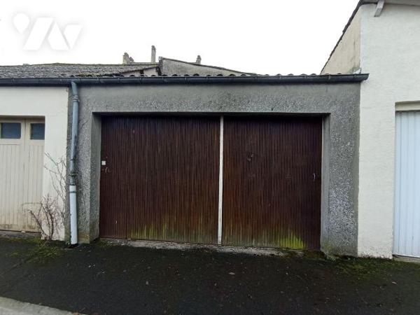 Centre-ville de Condé sur Noireau , une maison d'habitation d'environ 215m² est de 8 pièces pri...