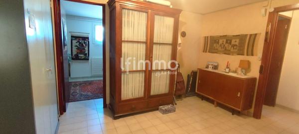 Maison individuelle avec jardin.