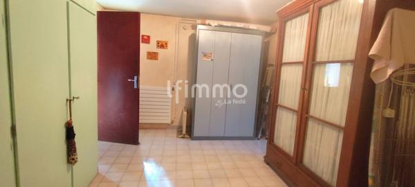 Maison individuelle avec jardin.