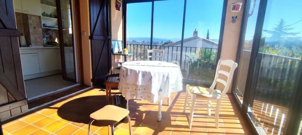 Maison individuelle avec jardin.