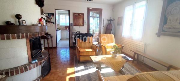 Maison individuelle avec jardin.