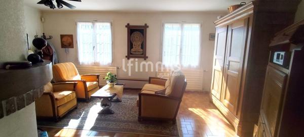 Maison individuelle avec jardin.