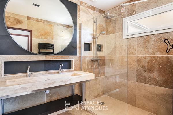 Maison rénovée en contemporain avec piscine sur les coteaux de Lacroix Falgarde