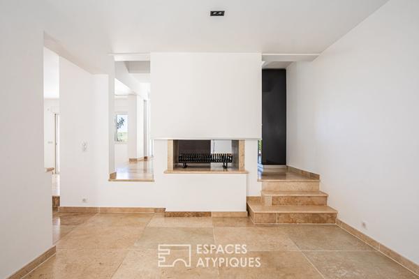 Maison rénovée en contemporain avec piscine sur les coteaux de Lacroix Falgarde