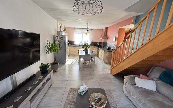 Maison à vendre    4 pièces •  Magenta