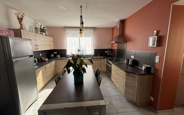 Maison à vendre    4 pièces •  Magenta