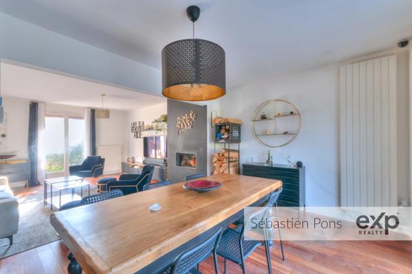 Maison avec piscine couverte