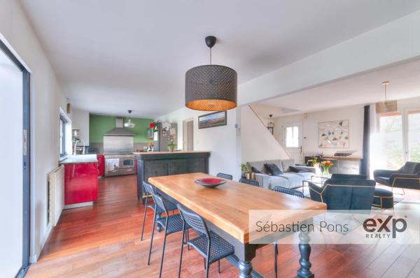 Maison avec piscine couverte