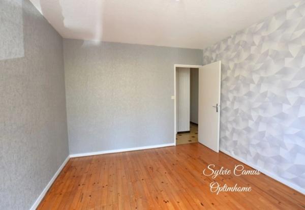 Appartement 4/5 pièces avec balcon, ascenseur et vue sur parc – À découvrir ! Firminy