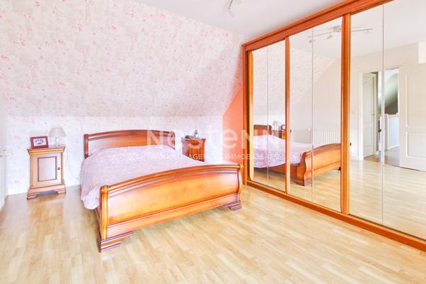 Belle longère en pierre de 192m² avec dépendance de 53m² et son grand jardin situé à Tréméloir