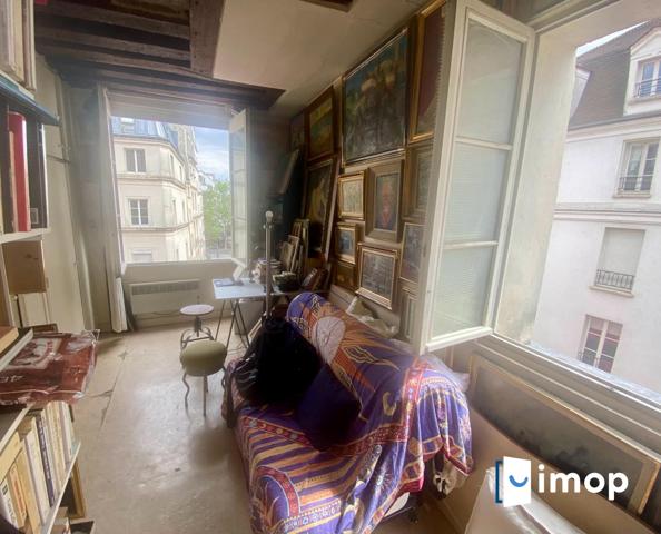Studio Rue St Denis / Rue de Rivoli