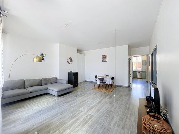 À VENDRE ? Appartement  82 m2 avec grande terrasse à Craponne-sur-Arzon