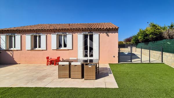 CHATEAURENARD - Maison plain-pied 3 chambres + bureau, jardin avec piscine