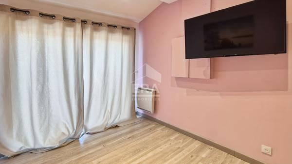 CHATEAURENARD - Maison plain-pied 3 chambres + bureau, jardin avec piscine