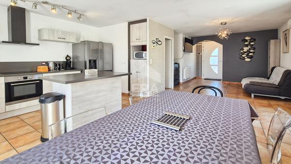 CHATEAURENARD - Maison plain-pied 3 chambres + bureau, jardin avec piscine