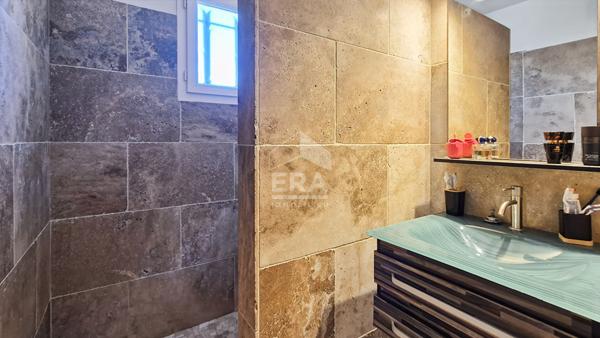 CHATEAURENARD - Maison plain-pied 3 chambres + bureau, jardin avec piscine