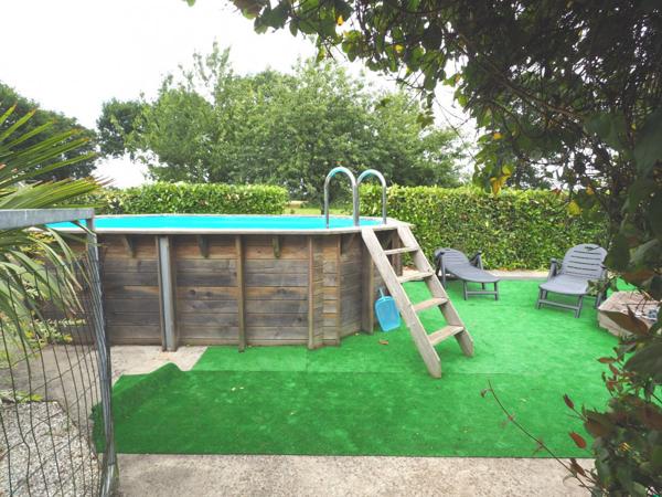 Grande maison cinq chambres, grand hangar et 9000 m2 de terrain