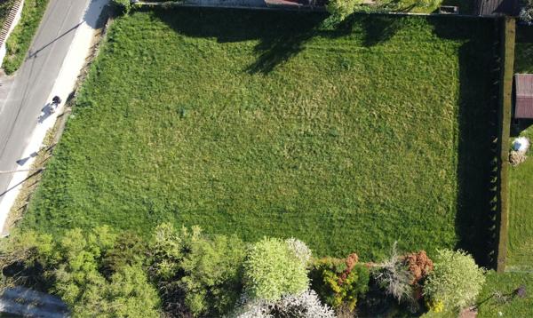 Tournus (71700) Tournus, terrain constructible 1519 m2, plat, au calme, proche centre ville
