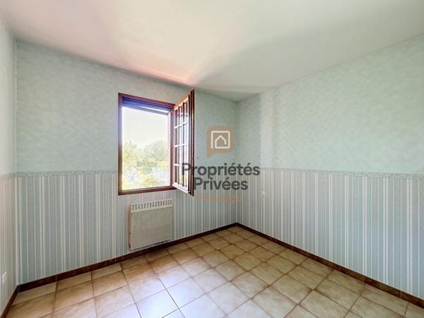 Villa T5 plain-pied 119 m², Terrain 1750 m², 4 chambres, Garage , Au calme , Saint-Maximin 83470