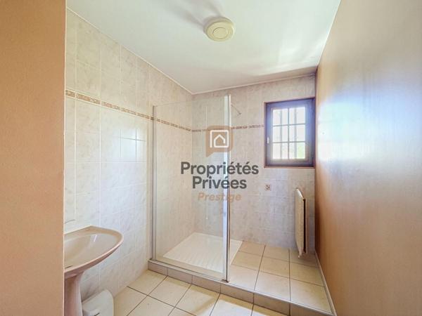 Villa T5 plain-pied 119 m², Terrain 1750 m², 4 chambres, Garage , Au calme , Saint-Maximin 83470