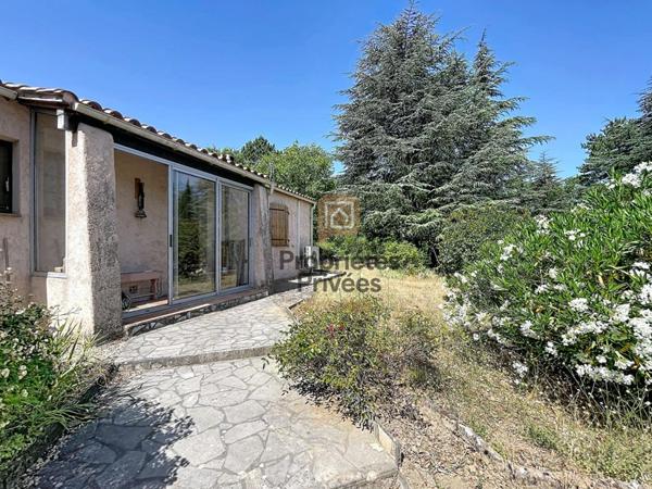 Villa T5 plain-pied 119 m², Terrain 1750 m², 4 chambres, Garage , Au calme , Saint-Maximin 83470