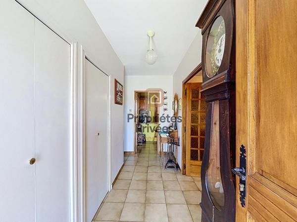 Villa T5 plain-pied 119 m², Terrain 1750 m², 4 chambres, Garage , Au calme , Saint-Maximin 83470