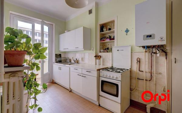 Appartement à vendre    3 pièces • 85,76 m2 Lyon 3