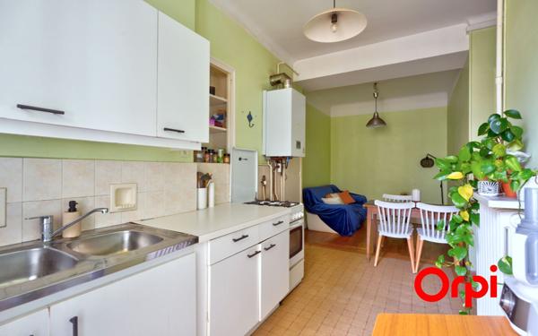 Appartement à vendre    3 pièces • 85,76 m2 Lyon 3