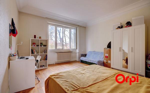 Appartement à vendre    3 pièces • 85,76 m2 Lyon 3