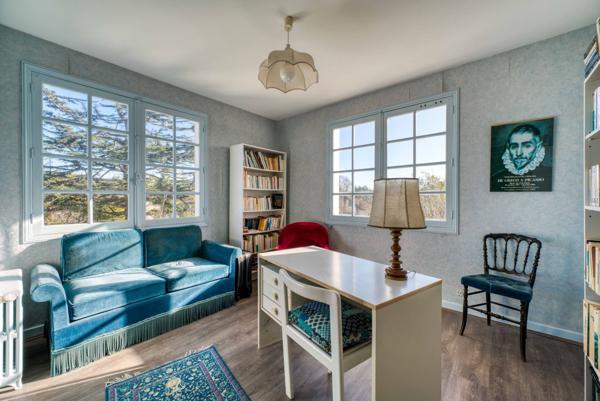 Villa d'Architecte des Années 60 à Saint Pierre d'Oléron : Charme et Potentiel au Cœur de l'Ile !