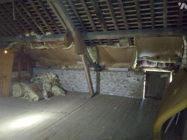 5 min. LASSAY-LES-CHATEAUX (53), maison de bourg en pierres habitable avec salon/séjour ouvert ...