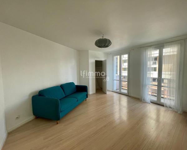 T2 avec balcon Place Dupuy + cave + parking sous-sol