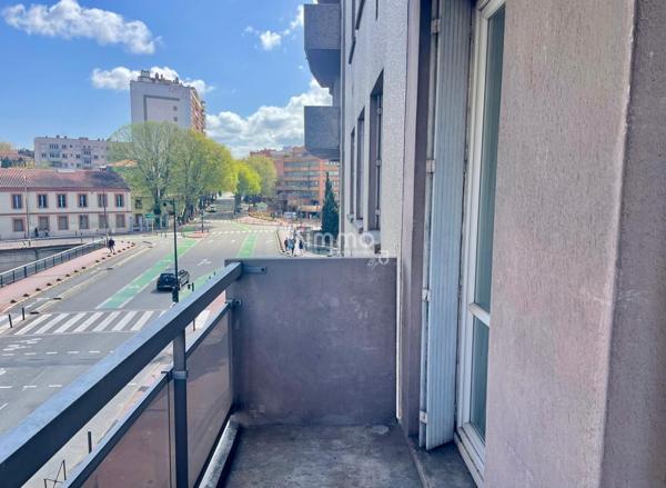 T2 avec balcon Place Dupuy + cave + parking sous-sol