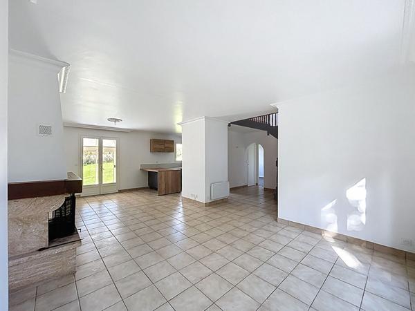 Maison familiale et rénovée, 4 chambres, plain-pied, jardin lumineux - Languidic.