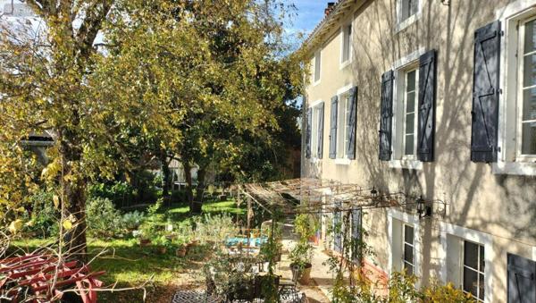 Maison de ville à vendre à Melle dans les Deux-Sèvres (79500), ref : 11720