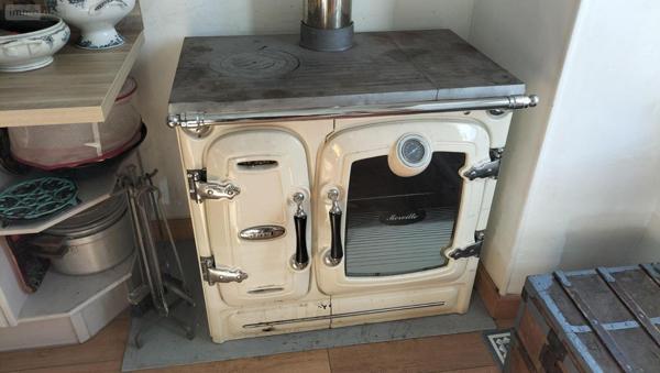 Maison de ville à vendre à Melle dans les Deux-Sèvres (79500), ref : 11720