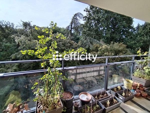 Appartement
         2 pièces
        - 45 m² 340 000 € *