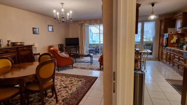 RARE- BRIVE CENTRE - BEAU T3 AVEC TERRASSE- GARAGE et CAVE