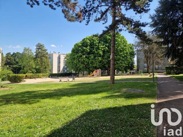 Appartement 5 pièces de 86 m² à Ris-Orangis (91130)