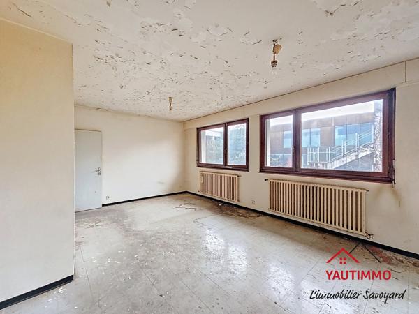 Saint-Julien-en-Genevois (74160) Opportunité rare à rénover – 1er et dernier étage – Toute petite copropriété – Saint-Julien-en-Genevois