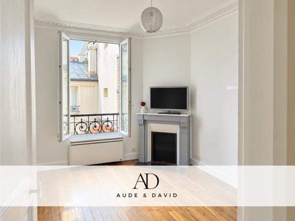 Appartement
         2 pièces
        - 39 m² 340 000 € *