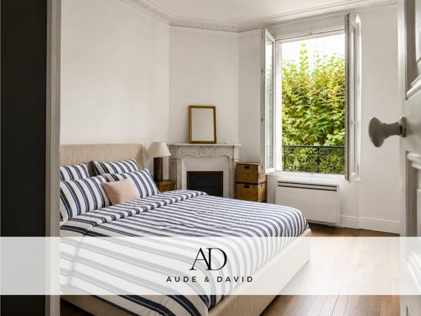 Appartement
         2 pièces
        - 39 m² 340 000 € *