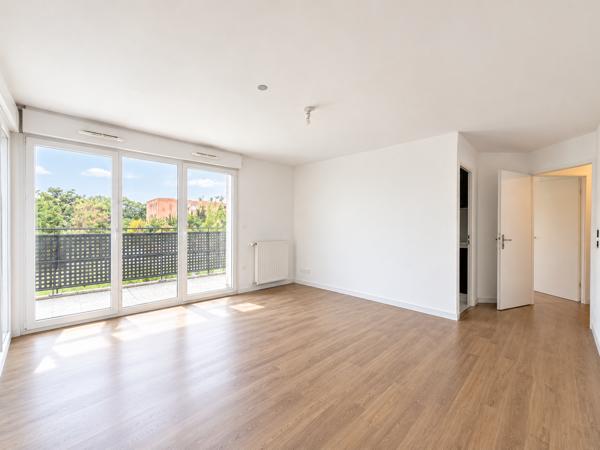 Appartement
         3 pièces
        - 62 m² 219 000 € *