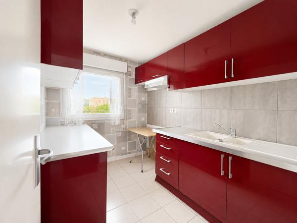 Appartement
         3 pièces
        - 62 m² 219 000 € *