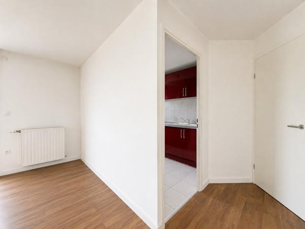 Appartement
         3 pièces
        - 62 m² 219 000 € *