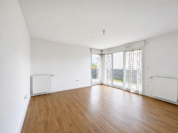 Appartement
         3 pièces
        - 62 m² 219 000 € *