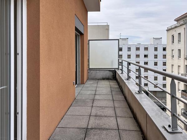 T2 – GARAGE – 28 m² – 69100 – VILLEURBANNE