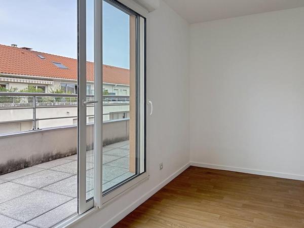 T2 – GARAGE – 28 m² – 69100 – VILLEURBANNE