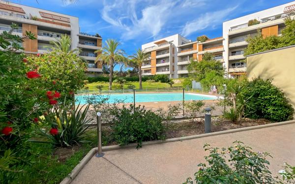 Appartement à vendre    3 pièces • 62,56 m2 Fréjus