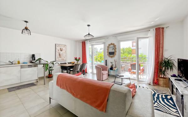 Appartement à vendre    3 pièces • 62,56 m2 Fréjus